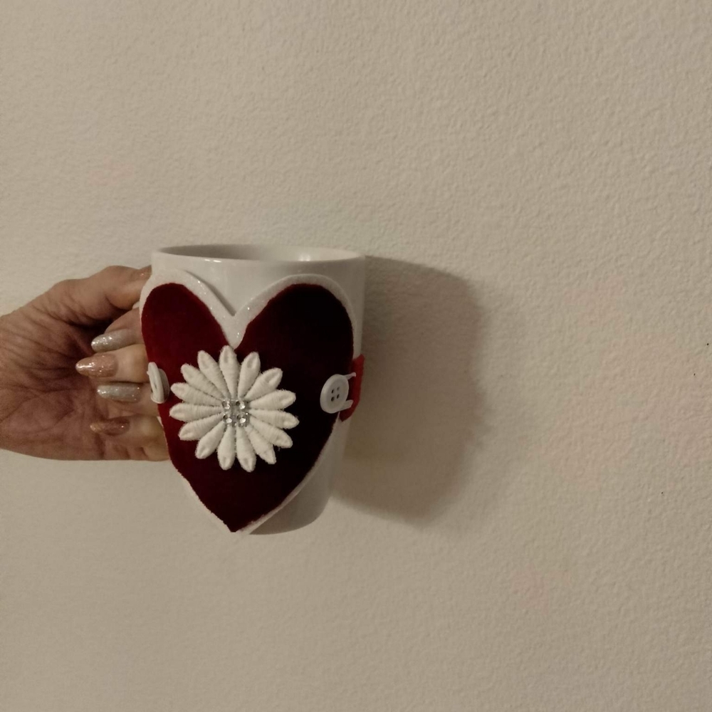 Mug cup with Knitted mug cosies, cup cosy, mug cosy, coffee cosy in oatmeal.